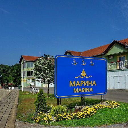 Apartments Marina Apatin Exterior foto